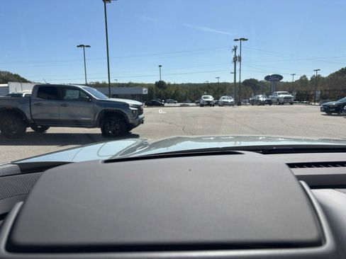 New 2026 Chevrolet Suburban Premier image 22