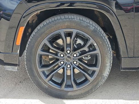 Used 2024 Jeep Grand Wagoneer Series III w/ Rear Seat Video Group 1 image 9