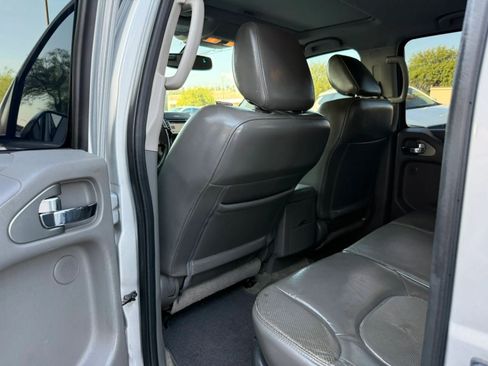 Used 2013 Nissan Frontier SL w/ Moonroof Pkg AWD/4WD image 41