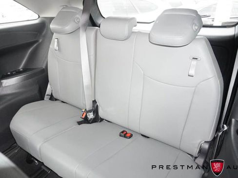 Used 2025 Toyota Sienna XLE AWD/4WD image 42
