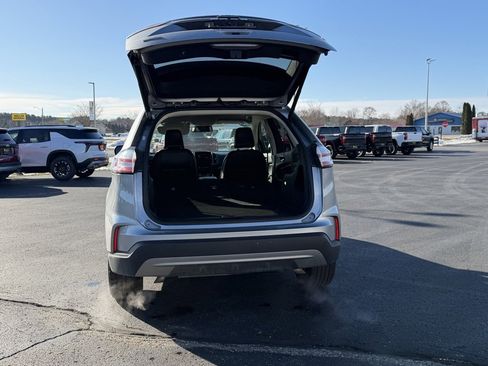 Used 2021 Ford Edge SEL w/ Convenience Package image 11