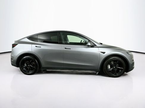 Used 2026 Tesla Model Y AWD image 10