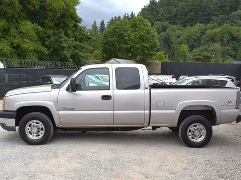 Used 2005 Chevrolet Silverado 2500 LT w/ Heavy-Duty Power Package AWD/4WD image 8