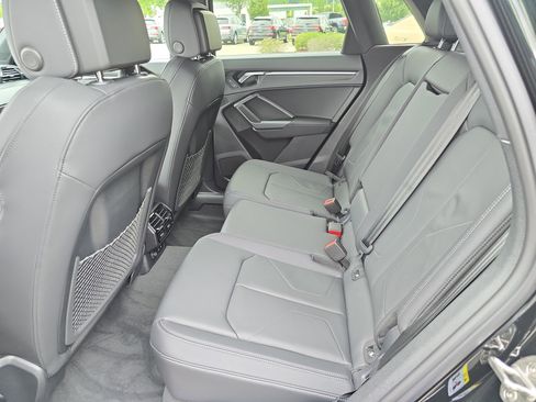 New 2025 Audi Q3 2.0T Premium image 14