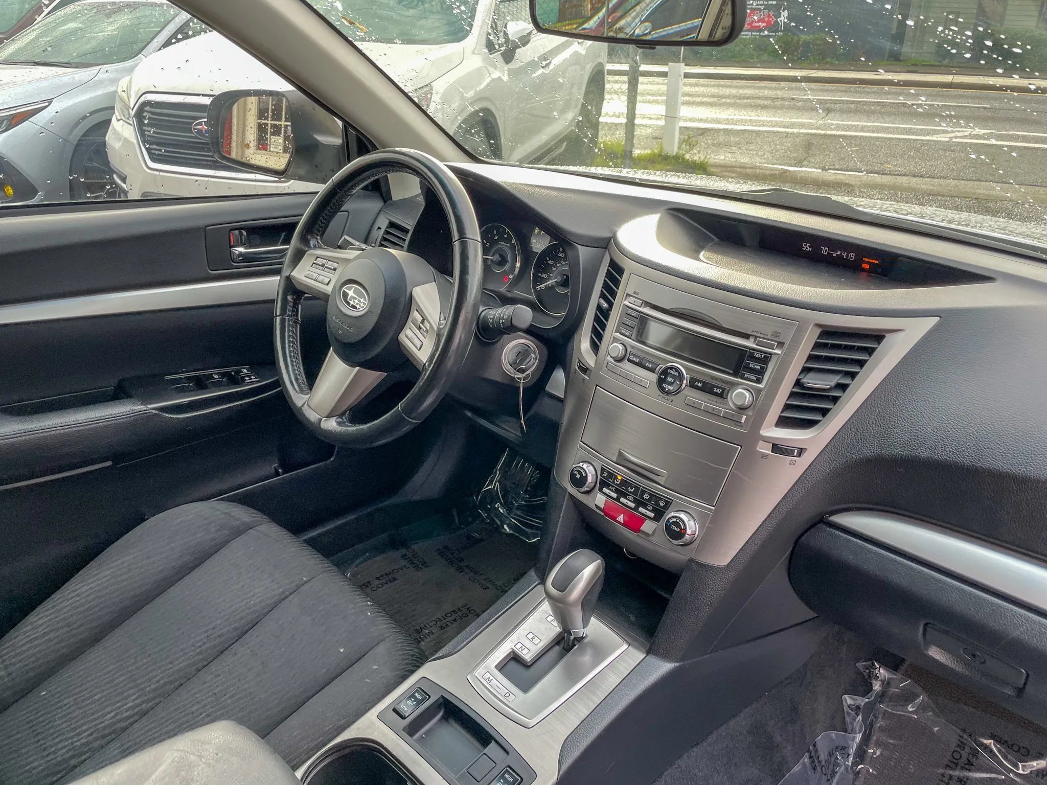 Used 2010 Subaru Outback 2.5i Premium AWD/4WD image 37