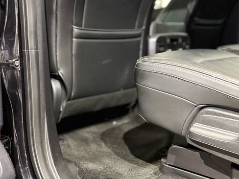 Used 2019 Ford Expedition Platinum image 38