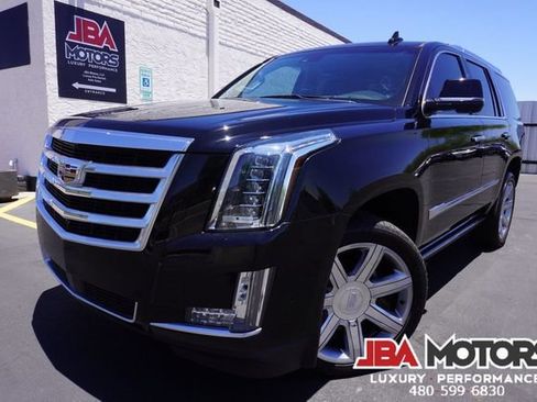 Used 2018 Cadillac Escalade Premium Luxury AWD/4WD image 59