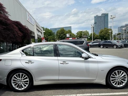 Used 2019 INFINITI Q50 Luxe w/ Essential Package (3.0T Luxe) AWD/4WD image 7
