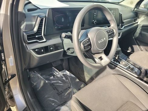 Used 2024 Kia Sportage LX image 12