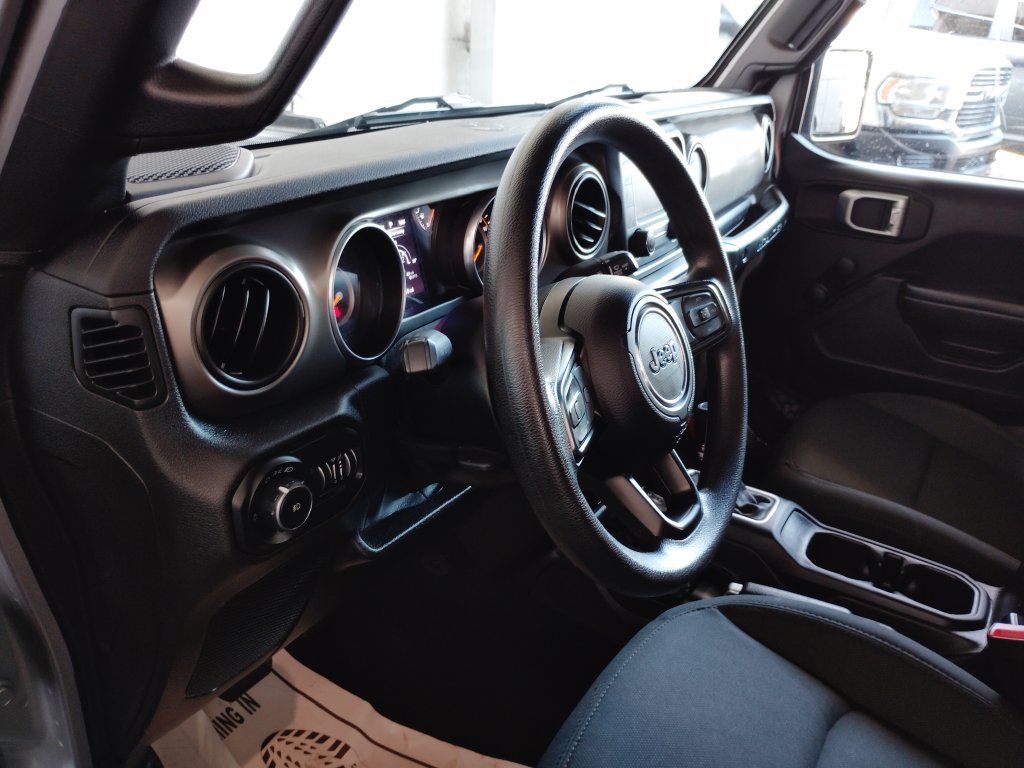 Used 2018 Jeep Wrangler Sport AWD/4WD image 22