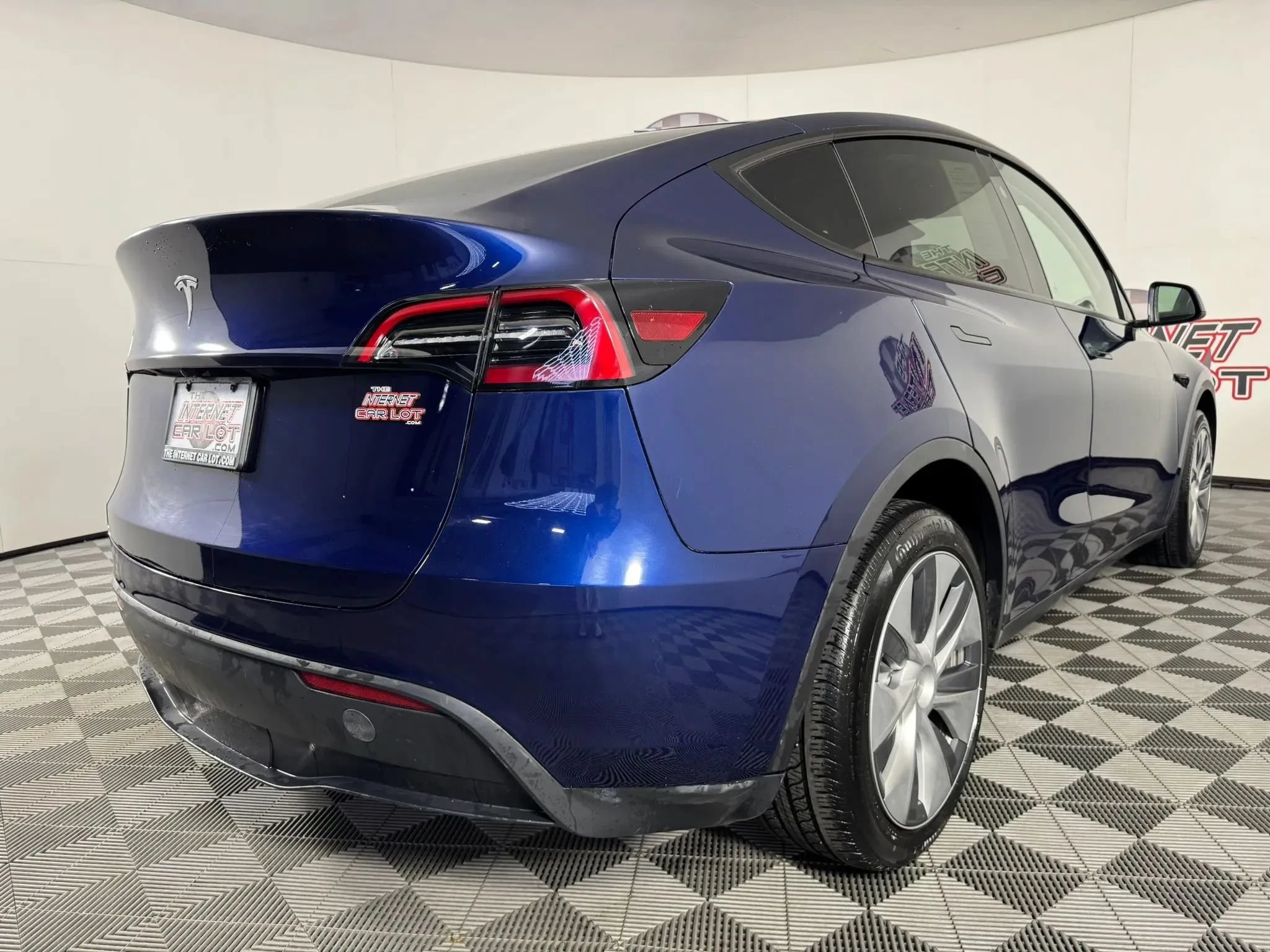 Used 2023 Tesla Model Y Long Range AWD/4WD image 27
