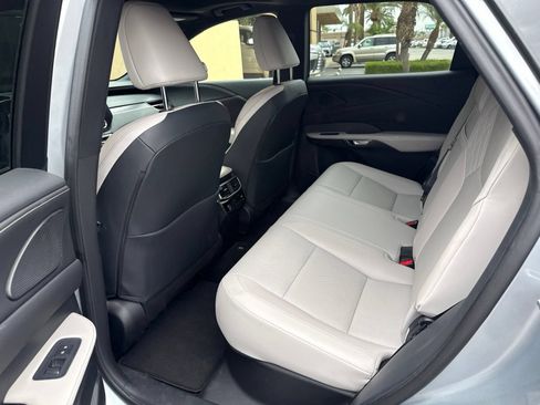 Used 2023 Lexus RX 350 Premium FWD image 6
