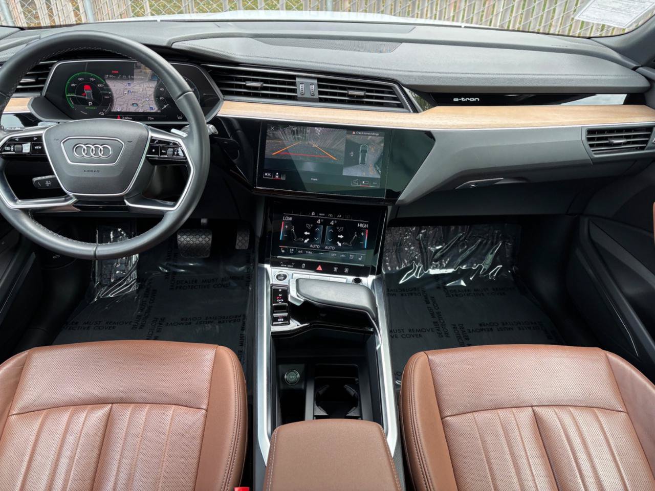 Used 2024 Audi Q8 e-tron Premium Plus AWD/4WD image 21