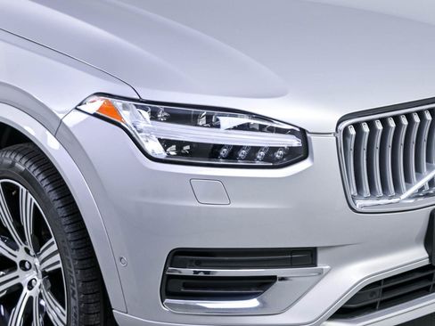Certified 2023 Volvo XC90 B6 Ultimate w/ Protection Package Premier AWD/4WD image 37