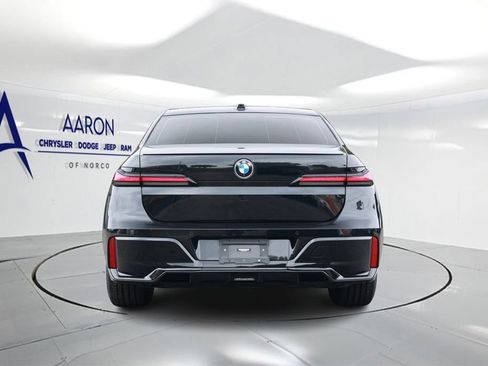 Used 2023 BMW 740i w/ Executive Package RWD image 3
