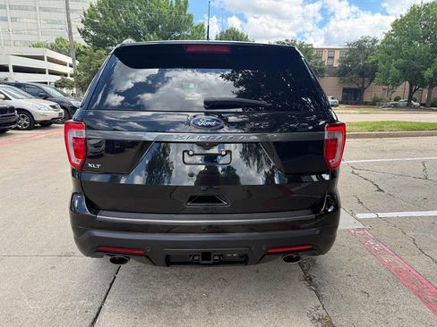 Used 2019 Ford Explorer XLT w/ Equipment Group 202A FWD image 5