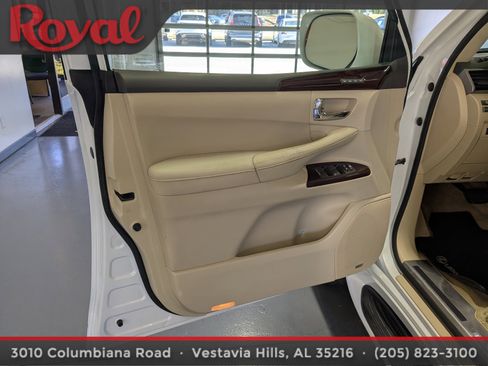 Used 2013 Lexus LX 570 4WD image 22