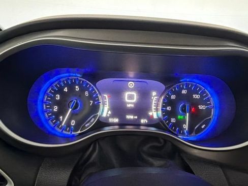 Used 2023 Chrysler Pacifica Touring-L FWD image 31