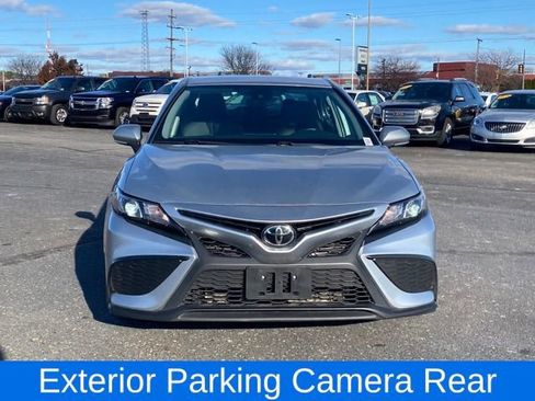 Used 2023 Toyota Camry SE image 2