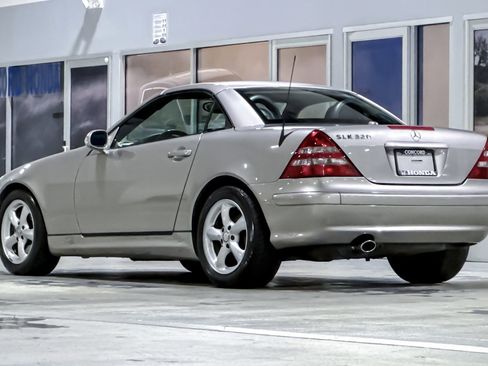 Used 2003 Mercedes-Benz SLK 320 image 3