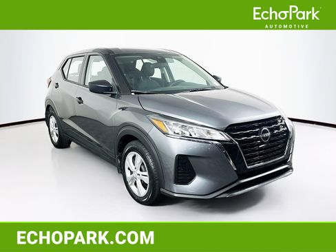 Used 2024 Nissan Kicks S image 1