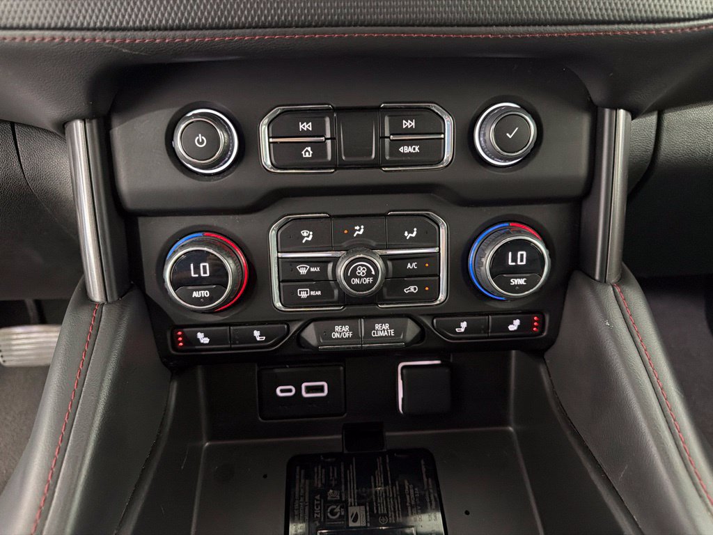 Used 2023 Chevrolet Suburban RST RWD image 17