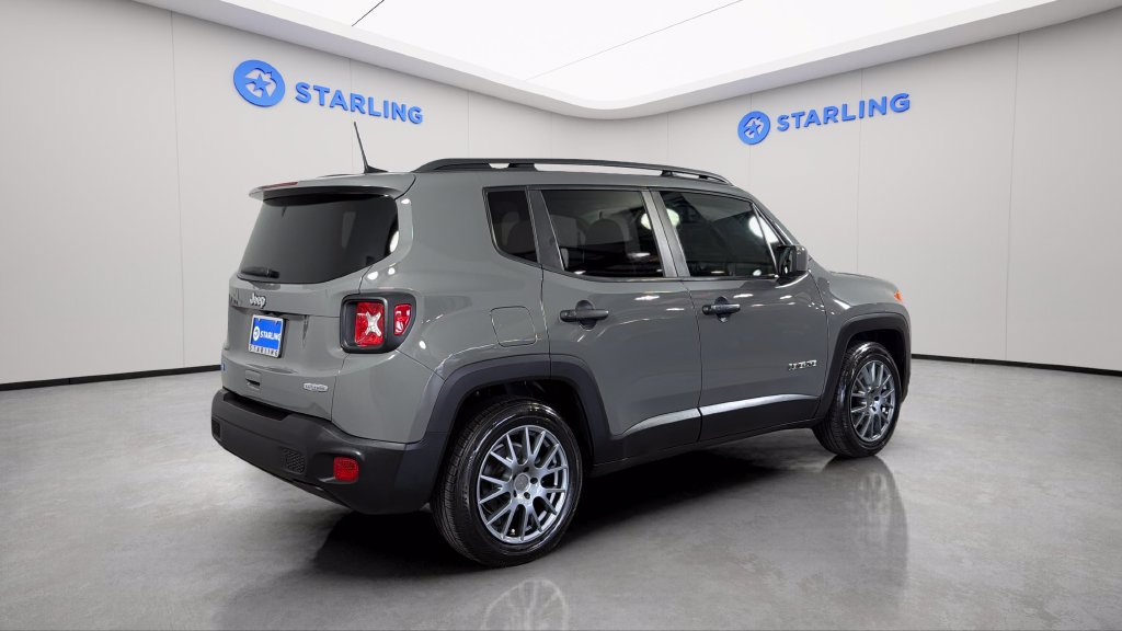 Used 2021 Jeep Renegade Latitude FWD image 9