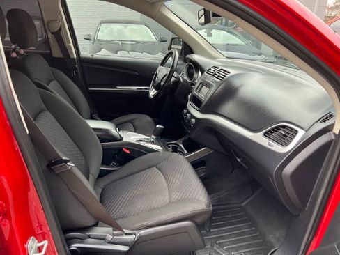 Used 2019 Dodge Journey SE w/ Connectivity Group image 8