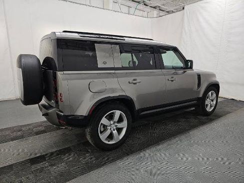 Used 2023 Land Rover Defender 110 X-Dynamic SE image 3