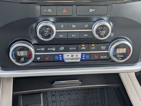 Used 2024 Ford Expedition Limited RWD image 25
