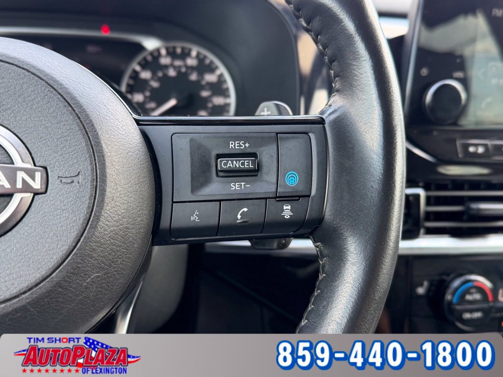 Used 2024 Nissan Pathfinder SL AWD/4WD image 16