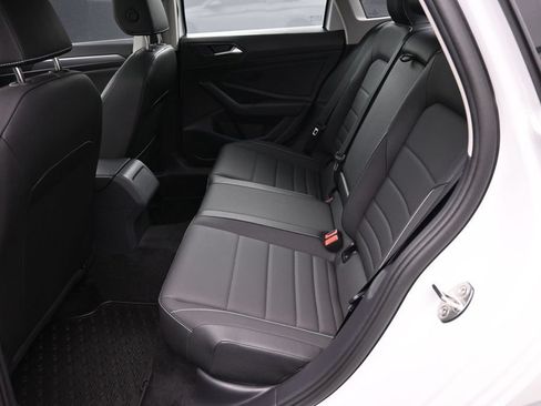 Used 2024 Volkswagen Jetta SE w/ Panoramic Sunroof Package FWD image 25