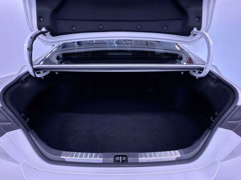 Used 2025 Toyota Camry XLE FWD image 41