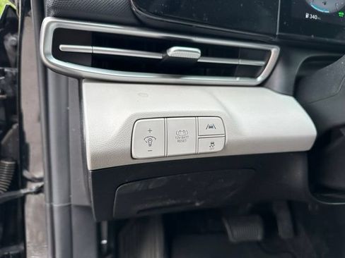 Used 2023 Hyundai Elantra Limited FWD image 20