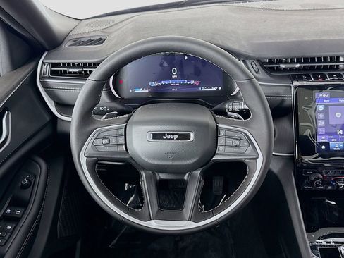 New 2025 Jeep Grand Cherokee Altitude image 29