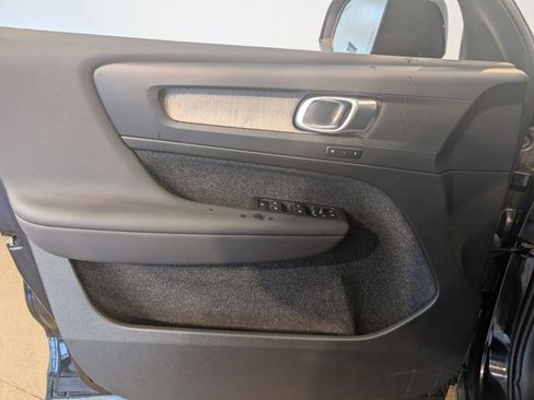 Used 2024 Volvo XC40 B5 Plus image 11