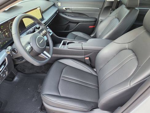 New 2026 Hyundai Sonata Limited FWD image 8