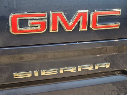 Used 2022 GMC Sierra 1500 SLT w/ SLT Convenience Package AWD/4WD image 37