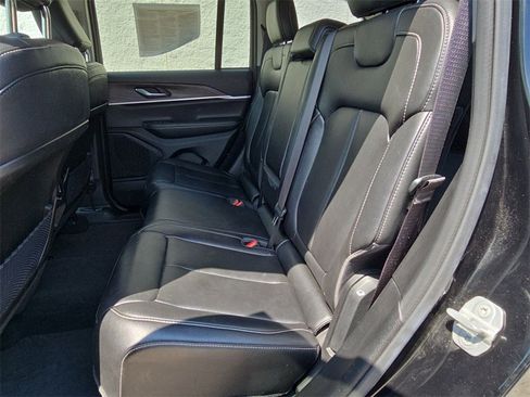 Used 2023 Jeep Grand Cherokee Limited image 26