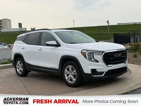 Used 2022 GMC Terrain SLE w/ Driver Convenience Package FWD image 1