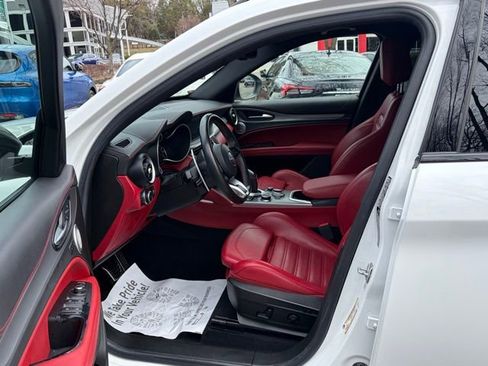 Used 2021 Alfa Romeo Stelvio Ti Sport image 21