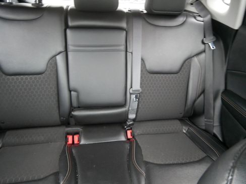 Used 2018 Jeep Compass Latitude w/ Popular Equipment Group AWD/4WD image 14