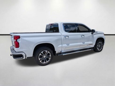 Used 2022 Chevrolet Silverado 1500 High Country w/ Technology Package AWD/4WD image 4