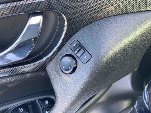 Used 2016 Nissan Rogue SL w/ SL Premium Package image 24