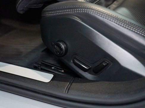 Used 2023 Volvo V60 B5 Cross Country Ultimate w/ Climate Package image 18