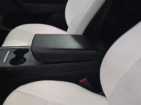 Used 2024 Tesla Model Y Long Range AWD/4WD image 8