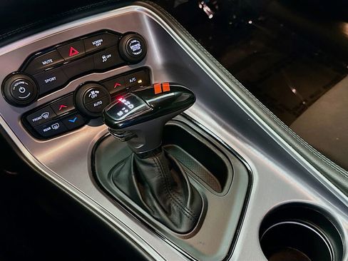 Used 2019 Dodge Challenger SXT RWD image 19