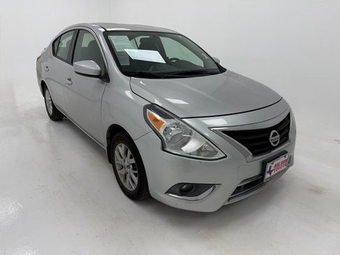 Used 2017 Nissan Versa SV w/ SV Special Edition Package image 2
