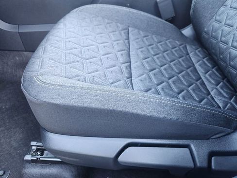 New 2026 Nissan Kicks SV image 18