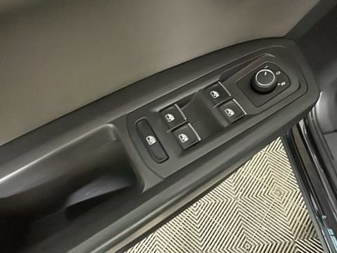 Used 2021 Volkswagen Atlas S FWD image 11